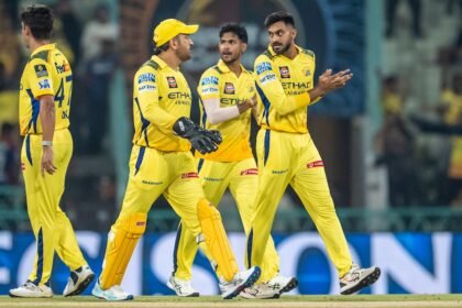 చెన్నై సూపర్ కింగ్స్ మనుగడ యుద్ధంలో సన్‌రైజర్స్ హైదరాబాద్‌ను తీసుకుంటారు