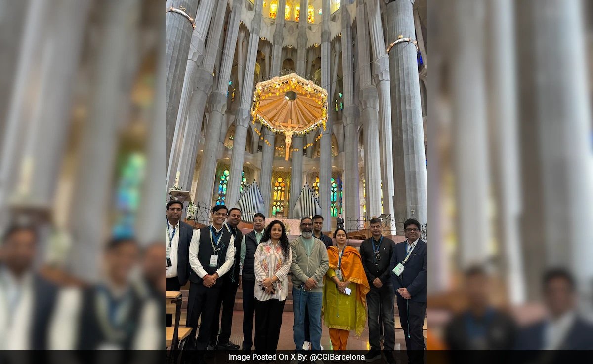 జార్ఖండ్ ముఖ్యమంత్రి బార్సిలోనాలో సాగ్రడా ఫ్యామిలియాను సందర్శించారు