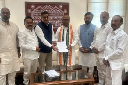 ఢిల్లీకి చేరిన కంచ గచ్చిబౌలి గచ్చిబౌలి భూముల భూముల .. కేంద్రం కేంద్రం జోక్యం జోక్యం?