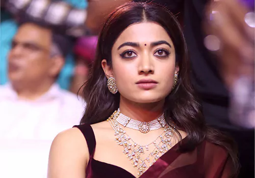 తప్పించుకుందామని అనుకున్నా తప్పించుకోలేకపోయిన రష్మిక