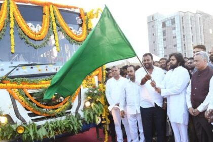 తిరుపతి పలాని బస్సు: తిరుపతి - పళని పళని ఆర్టీసీ ఆర్టీసీ సర్వీసు పవన్ పవన్ కళ్యాణ్‌- పవన్ కల్యాణ్ తిరుపతి మరియు పలాని మధ్య ఆర్టీసి సేవను ప్రారంభించాడు, ఆంధ్ర ప్రదేశ్ న్యూస్