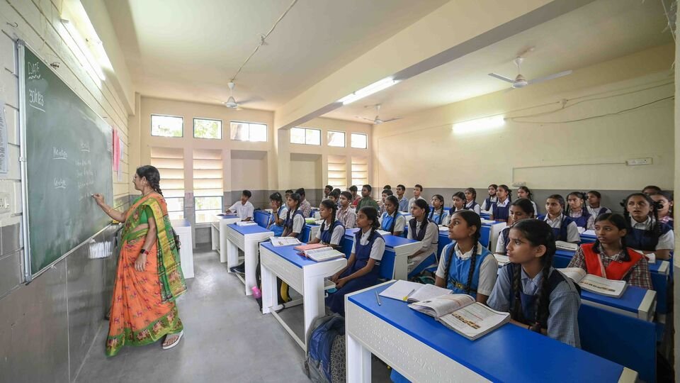 తెలంగాణ మోడల్‌ స్కూళ్లలో అడ్మిషన్లు - రేపే ఎంట్రెన్స్ ఎంట్రెన్స్ ఎగ్జామ్