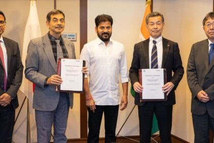 తెలంగాణలో 'తోషిబా' కొత్త కొత్త -. 562 కోట్లతో పెట్టుబడికి పెట్టుబడికి ఒప్పందం- తోషిబా గ్రూప్ సిగ్నస్ ఒప్పందం తెలంగాణ ప్రభుత్వంతో ఒప్పందం కుదింపు జిల్లాలోని రుద్రరం వద్ద కొత్త ఫ్యాక్టరీని ఏర్పాటు చేయడానికి, తెలంగాణ తెలంగాణ తెలంగాణ