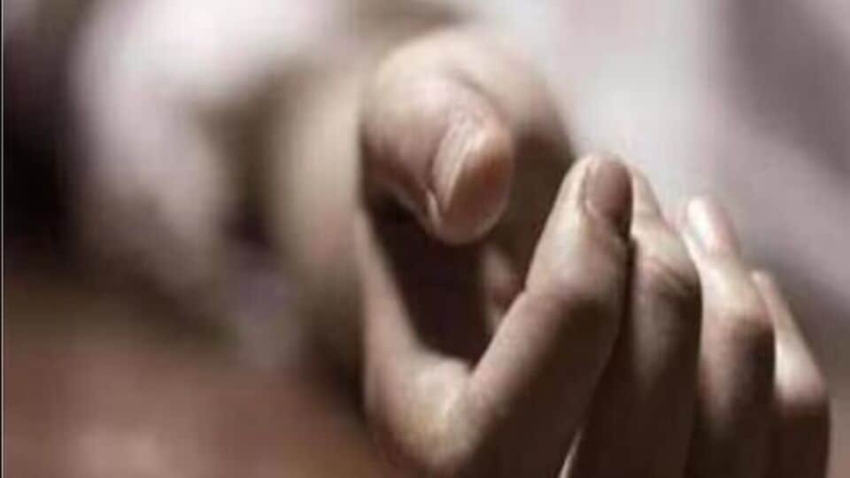 తెలంగాణలో దారుణం- ప్రియుడితో ప్రియుడితో భర్తకు ఉరి ఉరి, ఆత్మహత్యగా ఆత్మహత్యగా ఆత్మహత్యగా