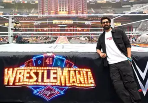 తొలి భారతీయ నటుడుగా నిలిచిన నిలిచిన