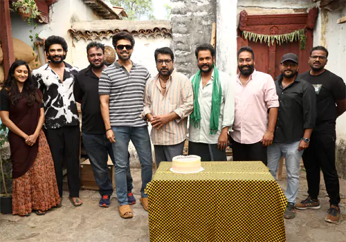 'దండోరా' సెకండ్ షెడ్యూల్ ప్రారంభం ప్రారంభం .. షూటింగ్‌లో పాల్గొన్న విల‌క్ష‌ణ న‌టుడు న‌టుడు!