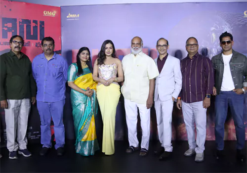 దర్శకేంద్రుడు రాఘవేంద్రరావు చేతుల చేతుల మీదుగా 'ఫణి' మూవీ మోషన్ పోస్టర్ పోస్టర్!