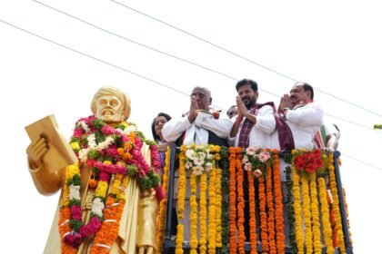 పూలేకు నివాళులు అర్పించిన సీఎం రేవంత్ రెడ్డి