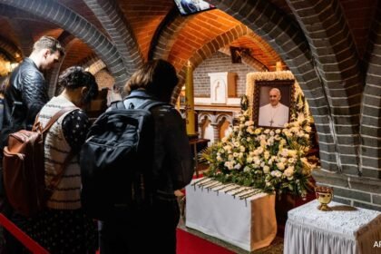 పోప్ ఫ్రాన్సిస్ అంత్యక్రియలు ఏప్రిల్ 26 న వాటికన్లో జరగనుంది, భారీ ప్రేక్షకులు expected హించారు
