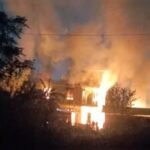 మణిపూర్లో WAQF బిల్లుపై నిరసనలు, బిజెపి నాయకుడి హౌస్ టార్చ్