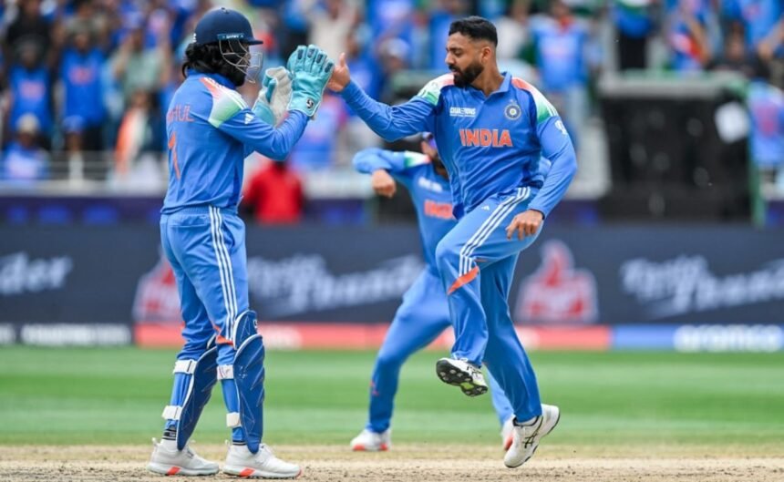 మాజీ ఇండియా బిసిసిఐ కోయిలో స్పిన్ బౌలింగ్ కోచ్ కావడానికి వివాదంలో నటించింది. అనిల్ కుంబుల్ లేదా హర్భాజన్ సింగ్ కాదు
