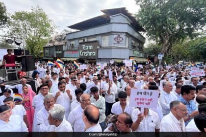 ముంబై సివిక్ బాడీ జైన్ టెంపుల్ కూల్చివేతపై వరుస తర్వాత అధికారికంగా బదిలీ చేస్తుంది