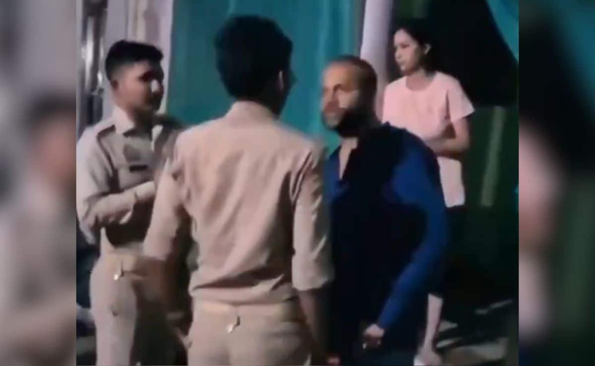 మోసం మోసం చేసే భార్యను వదిలివేస్తానని అప్ మనిషి చెప్పారు