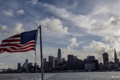 యుఎస్ విద్యార్థుల వీసా రద్దులను పాజ్ చేస్తుంది