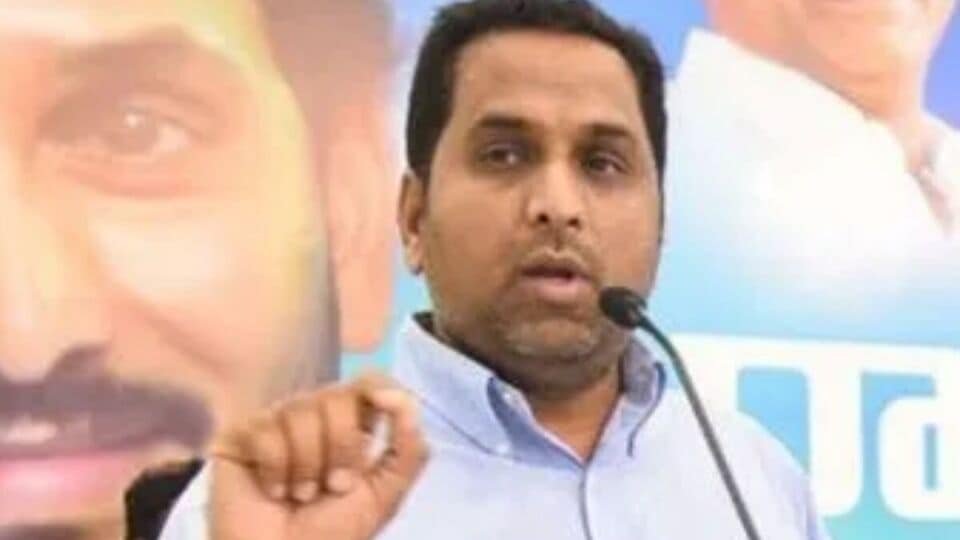 రేపు సిట్ విచారణకు హాజరవుతా, ఆడియో ఆడియో చేసిన రాజ్ కసిరెడ్డి కసిరెడ్డి