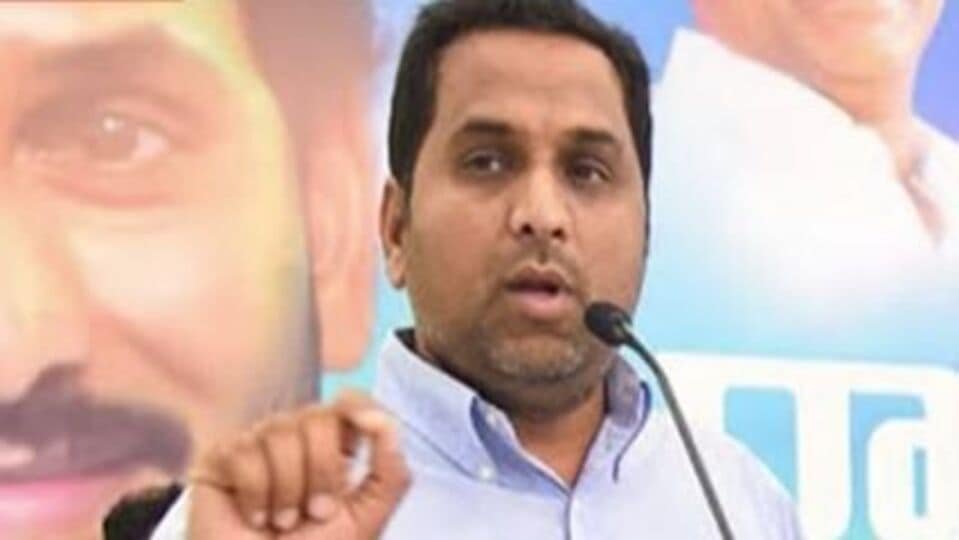 లిక్కర్ స్కామ్ .. ఏపీలో ఏపీలో మరో సంచలనం .. ఆడియో విడుదల చేసిన కసిరెడ్డి కసిరెడ్డి రాజ్ .. విజయసాయికి విజయసాయికి!