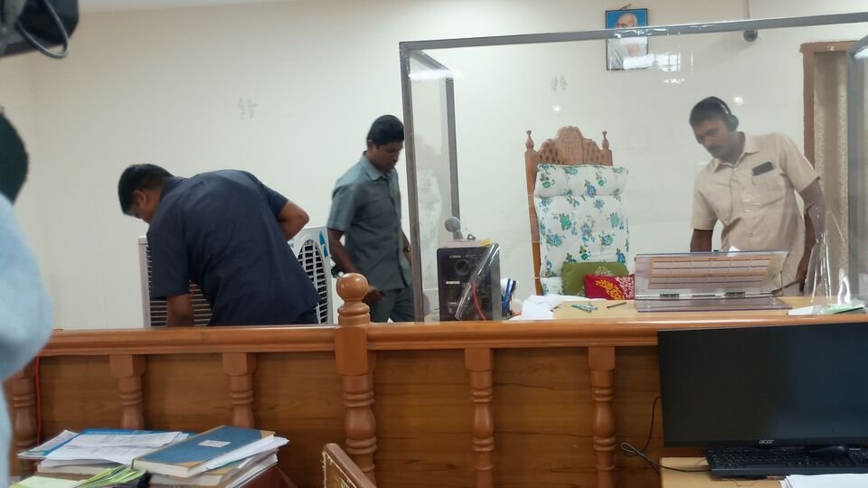 వరంగల్ కోర్ట్: వరంగల్ జిల్లా కోర్టుకు బాంబు బెదిరింపు