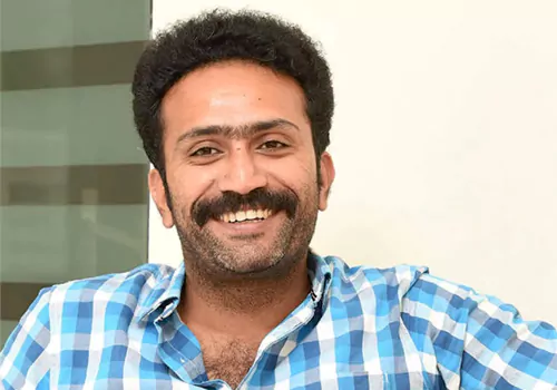 విచారణలో షైన్ టామ్ టామ్ చాకో విషయాలు విషయాలు..హోటల్ లో ఆ ఆ అమ్మాయి ఉంది నిజమేనా!