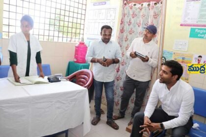 వైద్య సిబ్బంది సేవా దృక్పథంతో పని చేయాలి