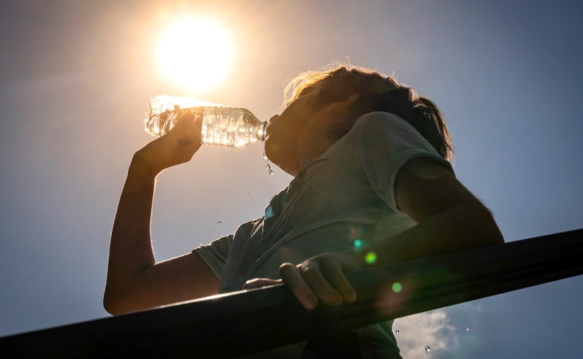 శరీర వేడిని త్వరగా తగ్గించడానికి ఈ 6 ప్రభావవంతమైన మార్గాలను ప్రయత్నించండి