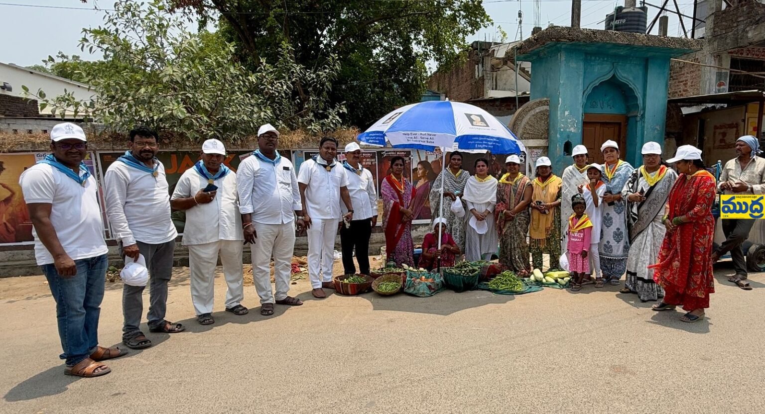 శ్రీ సత్యసాయి సేవా సమితి ఆధ్వర్యంలో గొడుగుల పంపిణీ పంపిణీ