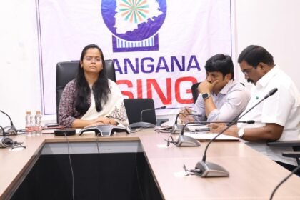 సన్న బియ్యం పంపిణీని పండుగ వాతావరణంలో నిర్వహించండి