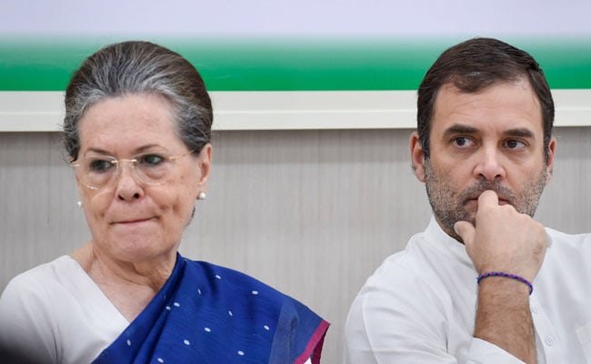 సోనియా, రాహుల్ గాంధీ నేషనల్ హెరాల్డ్ కేసులో ప్రోబ్ ఏజెన్సీ ఛార్జిషీట్లో పేరు పెట్టారు