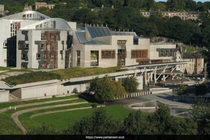 స్కాటిష్ పార్లమెంటులో ప్రవేశపెట్టిన హిందూ వ్యతిరేక పక్షపాతాన్ని ఎదుర్కోవటానికి మోషన్