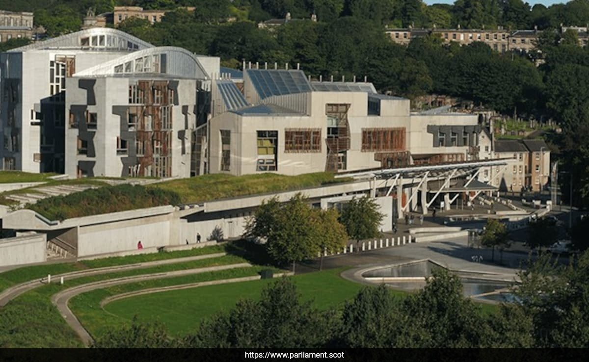 స్కాటిష్ పార్లమెంటులో ప్రవేశపెట్టిన హిందూ వ్యతిరేక పక్షపాతాన్ని ఎదుర్కోవటానికి మోషన్