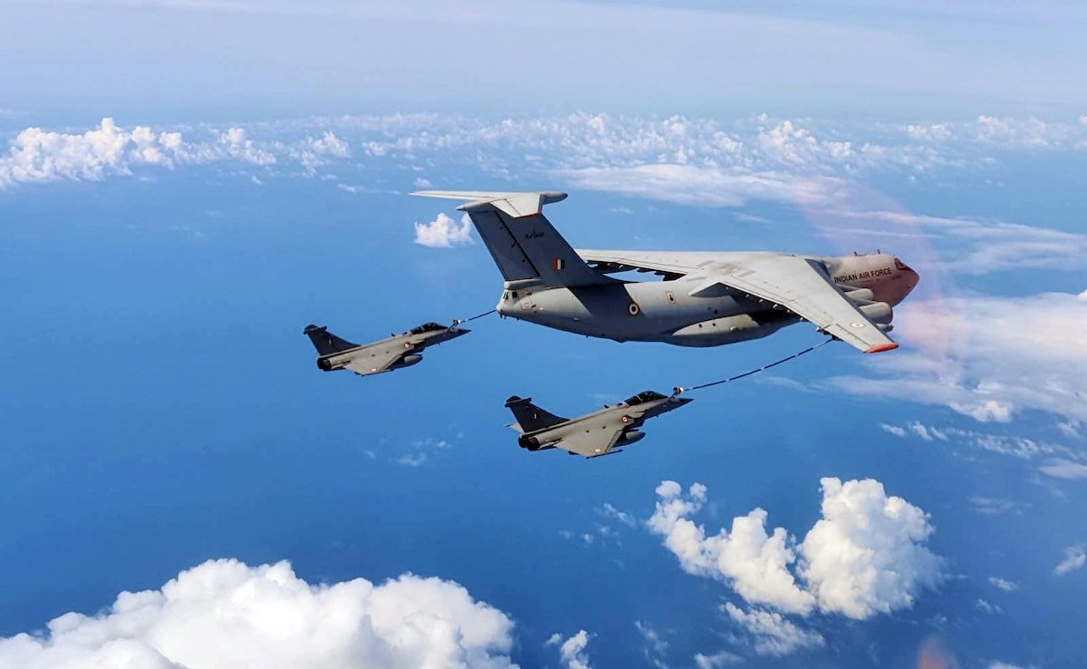 హిందూ మహాసముద్రంలో రాఫెల్ జెట్స్ మరియు చైనా ముప్పుపై మాజీ నావి చీఫ్