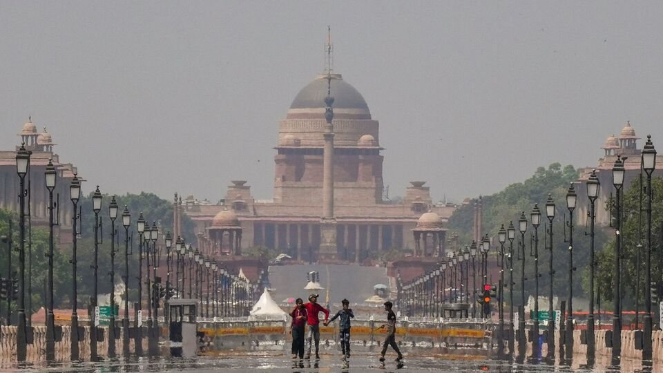 హీట్ వేవ్ హెచ్చరికలు: ఉత్తర భారతంలో భానుడి భగభగలు భగభగలు భగభగలు, దిల్లీలో హీట్వేవ్ అలర్ట్- దక్షిణాదిలో దక్షిణాదిలో దక్షిణాదిలో మాత్రం ..