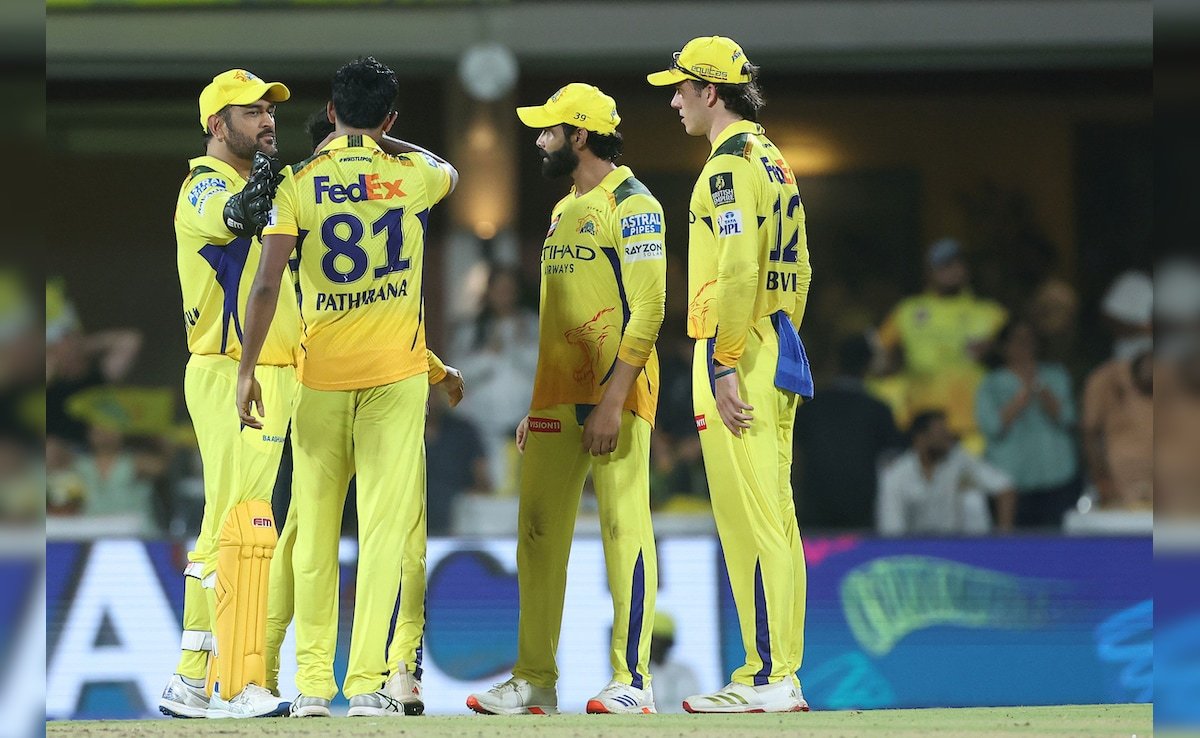 CSK బ్యాటింగ్ కోచ్ మైక్ హస్సీ యొక్క 'మేము భయాందోళనకు వెళ్ళడం లేదు' వ్యాఖ్య ఐపిఎల్ 2025 లో ఆర్‌సిబి ఘర్షణకు ముందు