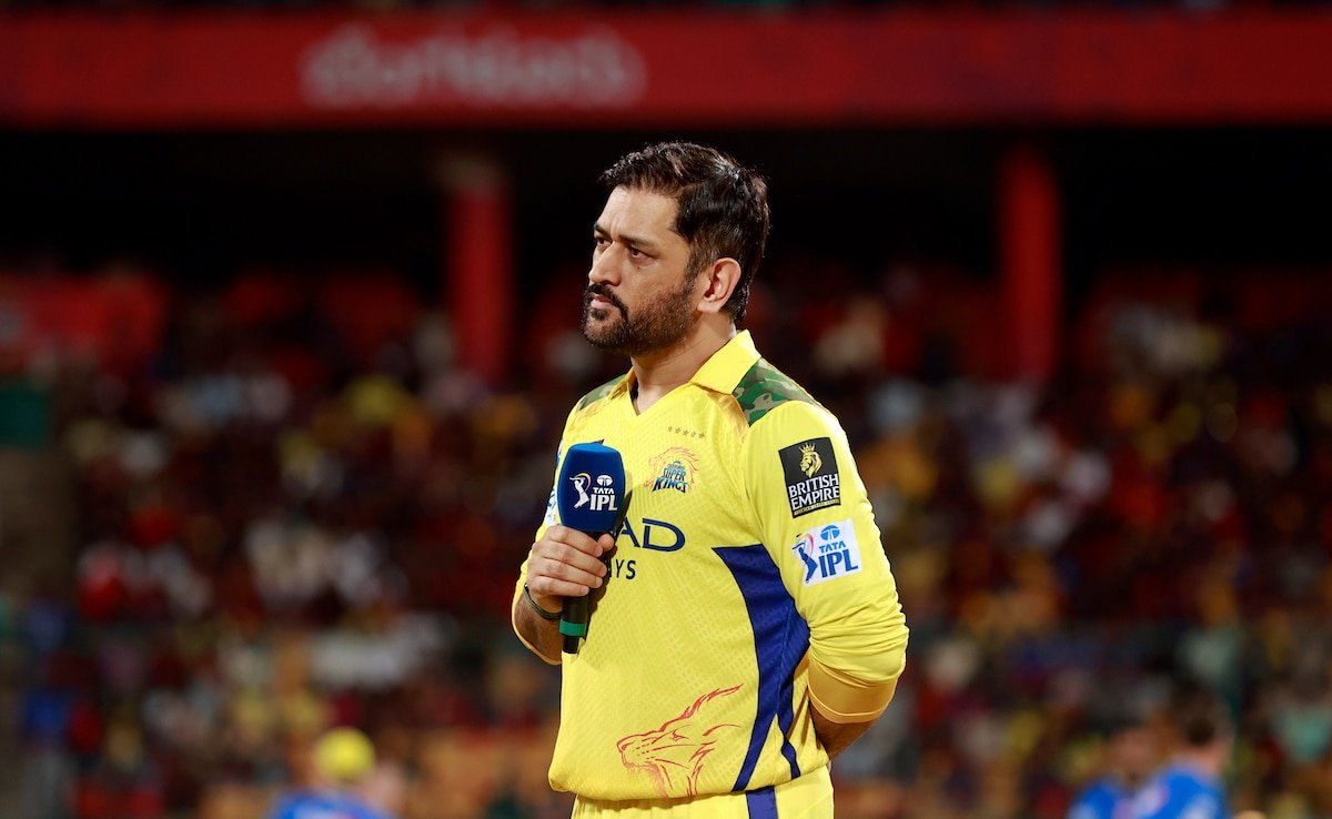 Ms ధోని మళ్లీ ప్రాక్టీస్ చేస్తాడు. CSK కోచ్ "అతను ఎక్కడ ఉన్నాడో అతనికి తెలుసు ..."