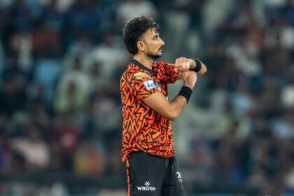 SRH స్టార్ హర్షల్ పటేల్ ఆల్-టైమ్ ఐపిఎల్ రికార్డును బద్దలు కొట్టాడు. వేగవంతమైన ఆటగాడు అవుతాడు ...