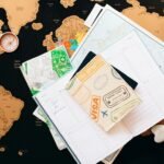 అంతర్జాతీయ ప్రయాణానికి మీరు కలిగి ఉన్న 5 ముఖ్య పత్రాలు