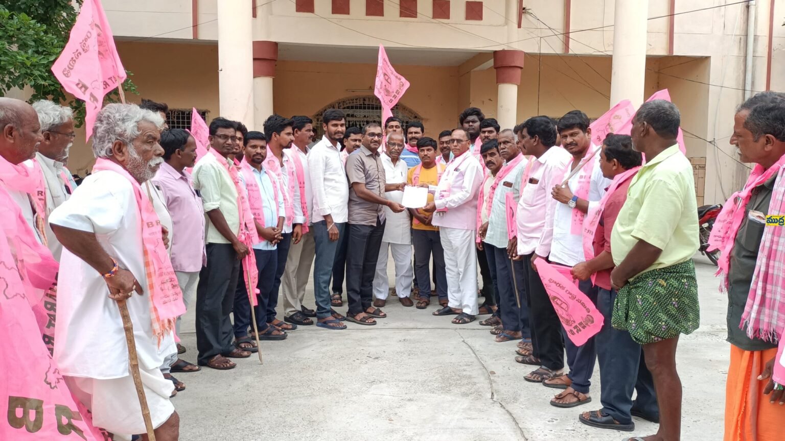 అర్హులైన లబ్ది దారులందరికి ఇందిరమ్మ ఇండ్లు ఇవ్వాలి