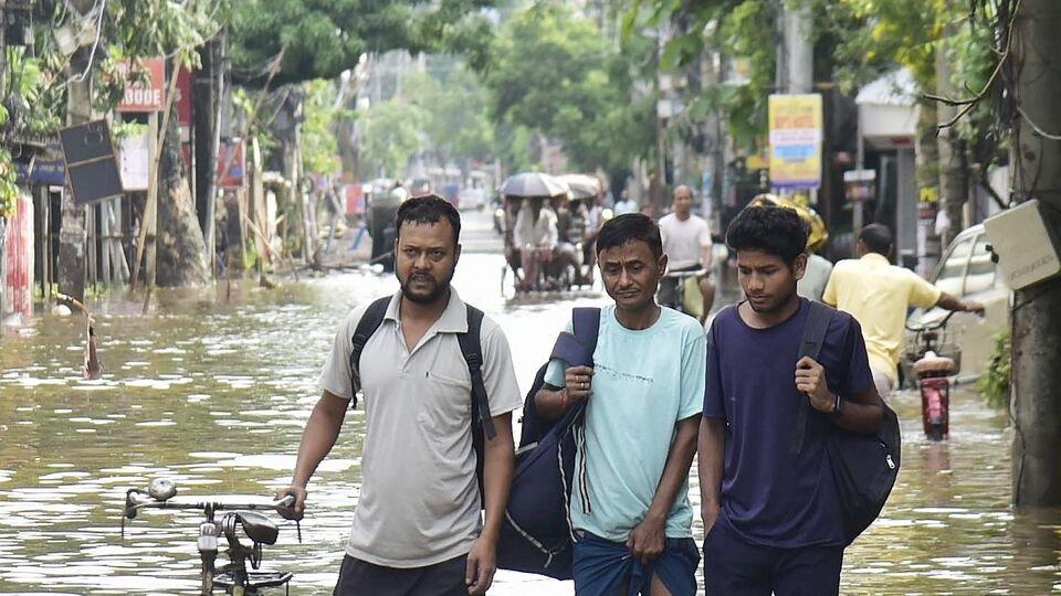 అసోంకు రెడ్ అలర్ట్- జమ్ముకశ్మీర్కి జమ్ముకశ్మీర్కి! అల్లకల్లోలంగా ..
