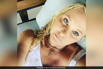 ఆత్మహత్య తర్వాత కొన్ని రోజుల తరువాత, ఎప్స్టీన్ బాధితుడి చేతితో రాసిన నోట్ జస్టిస్ కోసం పిలుపునిచ్చింది