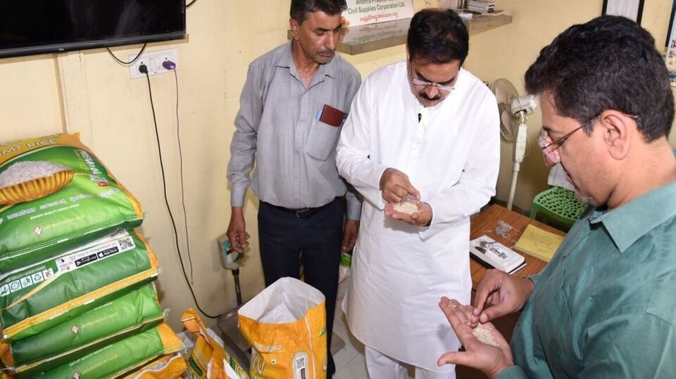 ఇక వీధుల్లోకి రేషన్‌ రేషన్‌ రావు రావు… రేషన్‌ పంపిణీపై అప్రమత్తంగా ఉండాలన్న మంత్రి నాదెండ్ల మంత్రి