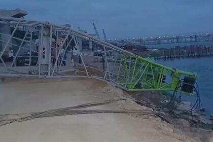 ఒడిశాలోని వంతెన నిర్మాణ స్థలంలో క్రేన్ కూలిపోయిన తరువాత 3 మంది కార్మికులు చంపబడ్డారు