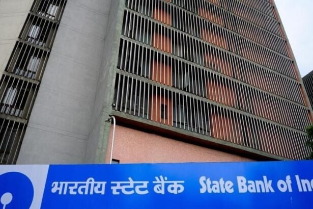 కన్నడ మాట్లాడేందుకు నిరాకరించిన ఎస్‌బీఐ మేనేజర్ బదిలీ