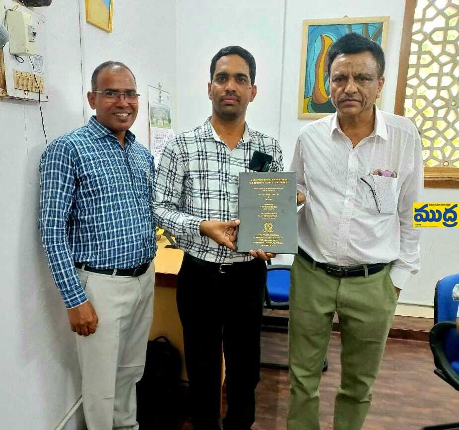 కేతేపల్లి గ్రామ వాసి వెంకటేష్ గౌడ్ కు డాక్టరేట్ డాక్టరేట్