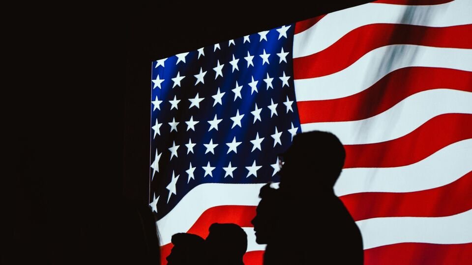 'క్లాస్ స్కిప్ చేస్తే వీసా వీసా-- అమెరికాలోని భారతీయ విద్యార్థులకు విద్యార్థులకు మరో షాక్!