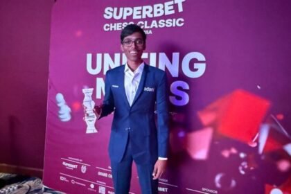 చెస్: ఆర్ ప్రగ్గ్నానాంధా కఠినమైన టైబ్రేక్ తర్వాత సూపర్బెట్ క్లాసిక్ గెలిచాడు