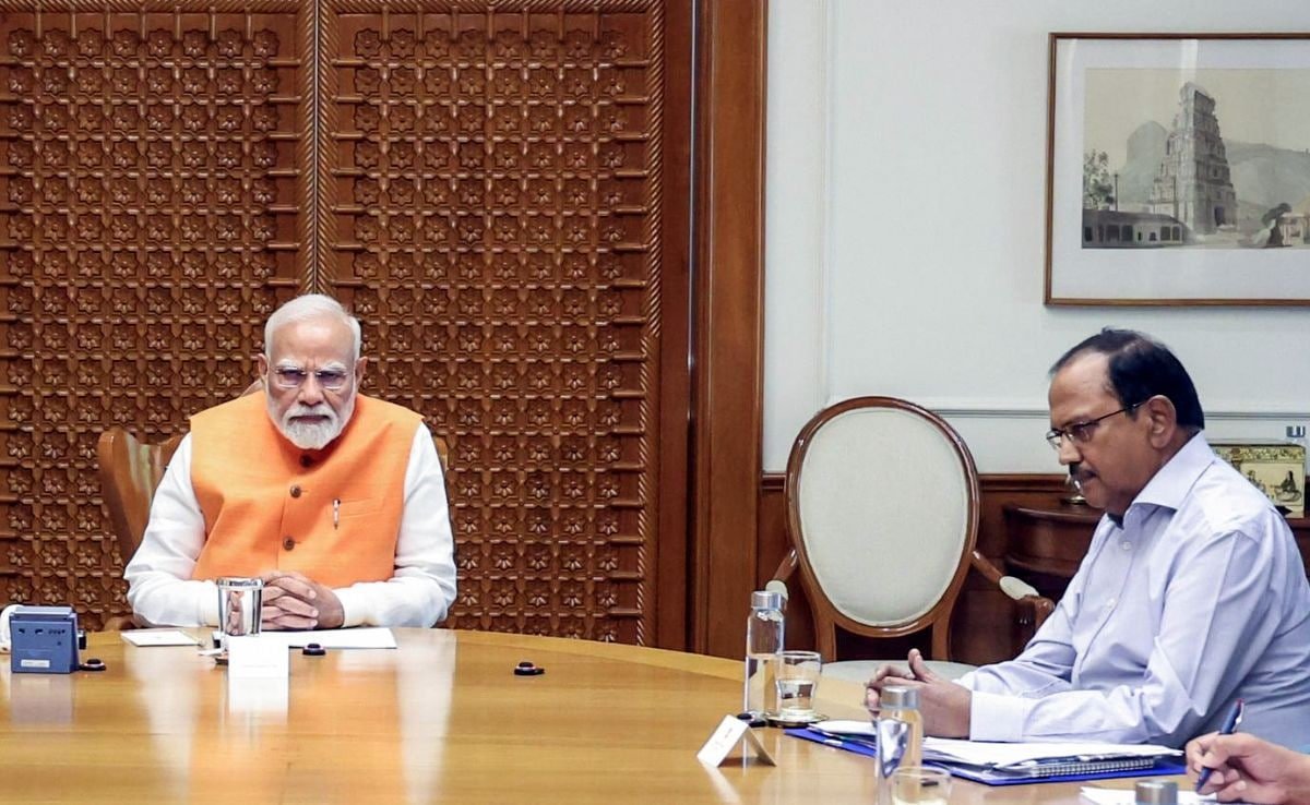 జాతీయ భద్రతా సలహాదారు అజిత్ డోవల్ పహల్గామ్ దాడిపై పాకిస్తాన్‌తో ఉద్రిక్తతల మధ్య పిఎం మోడీని కలుస్తాడు