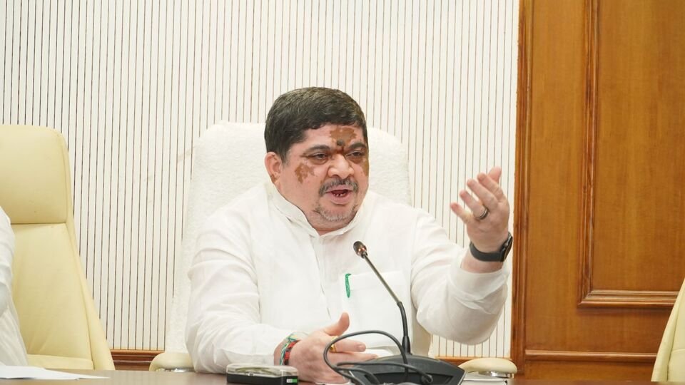 జూన్ 8 న నాంపల్లిలో చేప చేప ప్రసాదం పంపిణీకి సిద్ధం సిద్ధం సిద్ధం: మంత్రి పొన్నం ప్రభాకర్ సమీక్ష సమీక్ష
