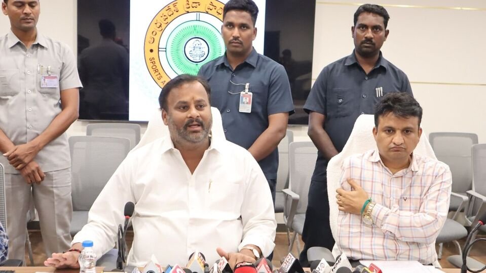 డిఎస్సీ క్రీడల కోటాలో కోటాలో దొంగాట .. శాప్‌ శాప్‌ తీరుపై సందేహాలు .. ఇప్పటికే ఇప్పటికే ప్రభుత్వ ఉద్యోగాలు ఉద్యోగాలు… ఏపీఓఏ ఏపీఓఏ ఏపీఓఏ ఏపీఓఏ
