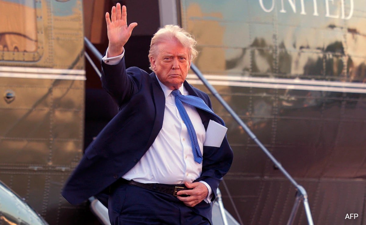 డోనాల్డ్ ట్రంప్ యుఎస్ వెలుపల నిర్మించిన సినిమాలపై 100% సుంకాన్ని ఆదేశించారు