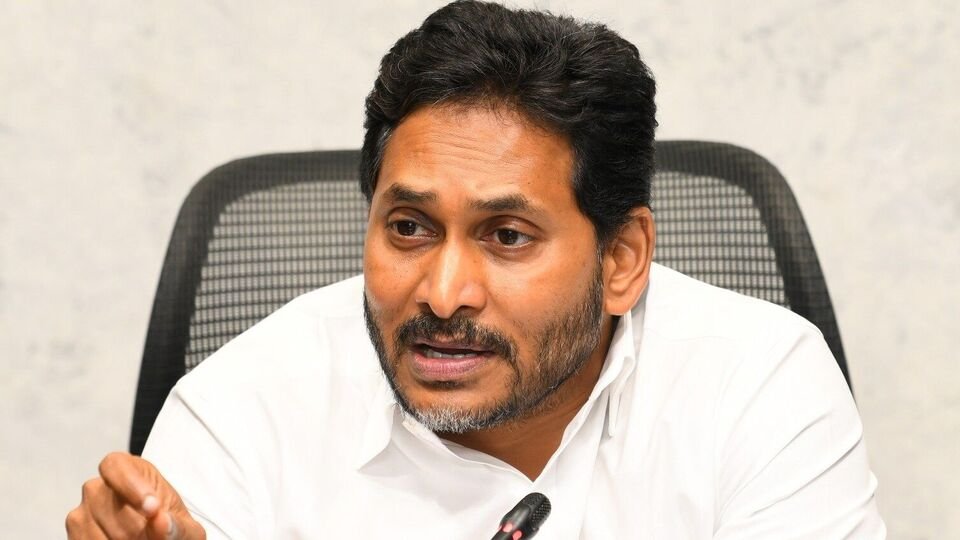 తిరుపతిలో దారుణం .. దళిత దళిత విద్యార్థి కిడ్నాప్ .. ఆపై ఆపై హత్యాయత్నం .. వైఎస్ వైఎస్.