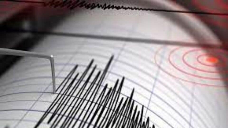తెలంగాణలో, భయంతో భయంతో ప్రజలు పరుగులు పరుగులు